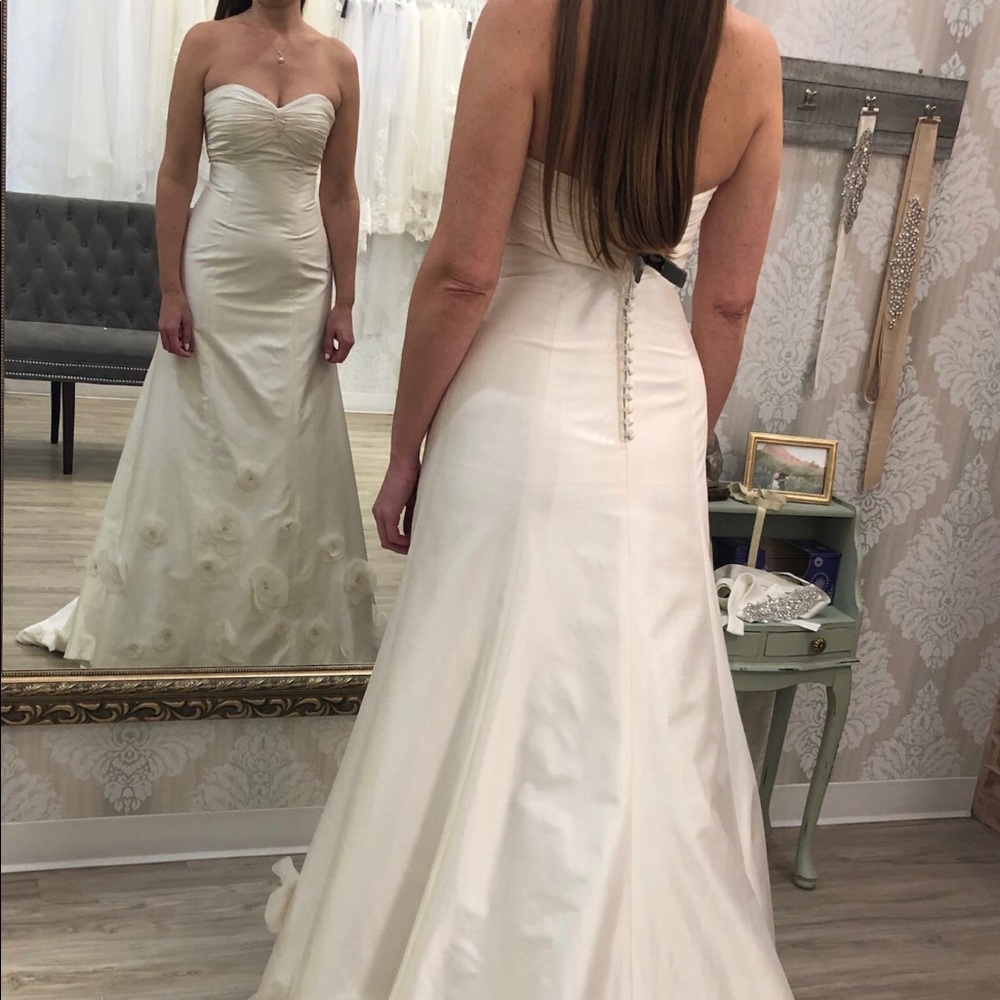 Lea-Ann Belter Vivienne Wedding Dress